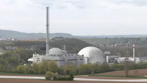 Alemania se despide de la energía atómica; cierra sus últimas tres centrales nucleares.