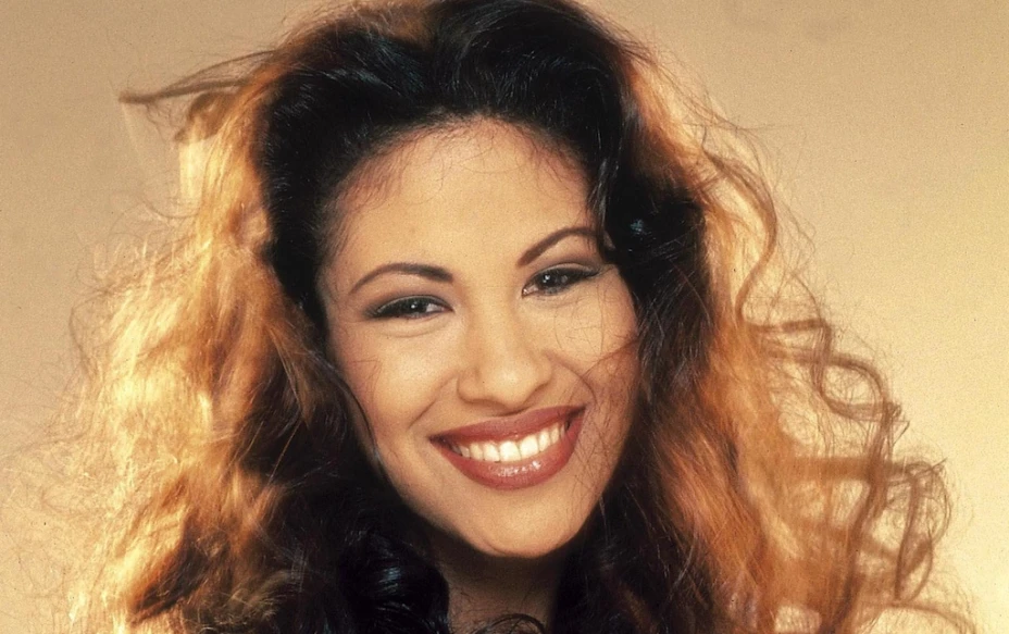 Selena holograma