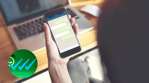 ¿Qué significa la nueva alerta de WhasApp con tres palomitas azules?