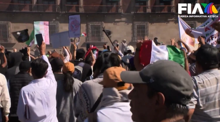 Contingentes de la marcha de la generación z llegaron a Palacio Nacional en el centro de la Ciudad de México