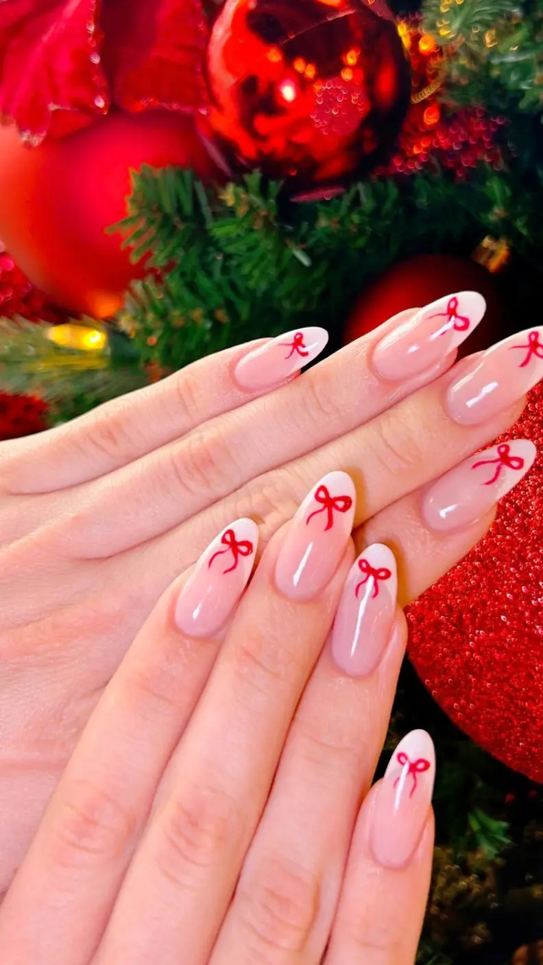 39 ideas de uñas rojas para Navidad