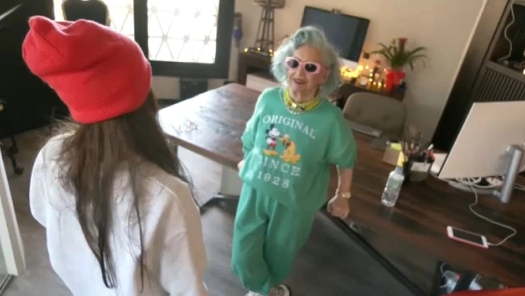 Influencer de 91 años y con Parkinson conquista redes sociales