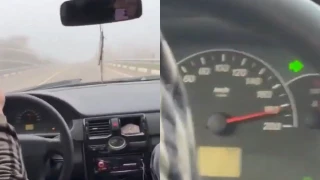 Jóvenes graban su propio accidente.