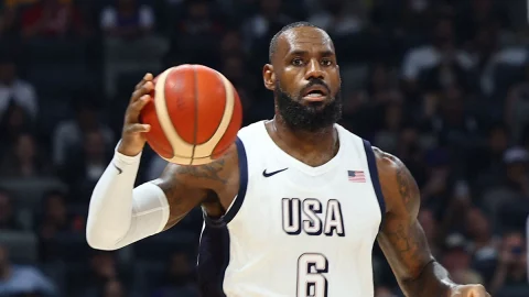 LeBron James con la selecci&oacute;n de Estados Unidos