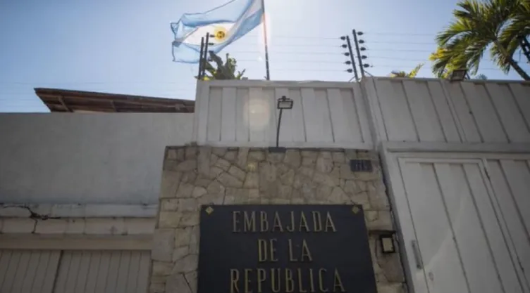 Embajada argentina denuncia robo de 90 mil dólares de su cuenta bancaria en Venezuela
