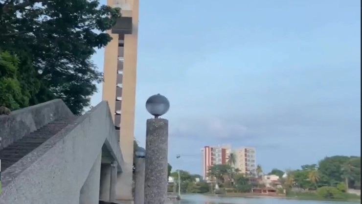 Joven-sobrevive-tras-lanzarse-desde-un-mirador-de-50-metros-en-Villahermosa