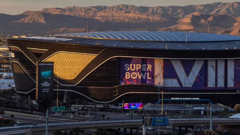 Los arbitros para el Super Bowl LVIII.jpg