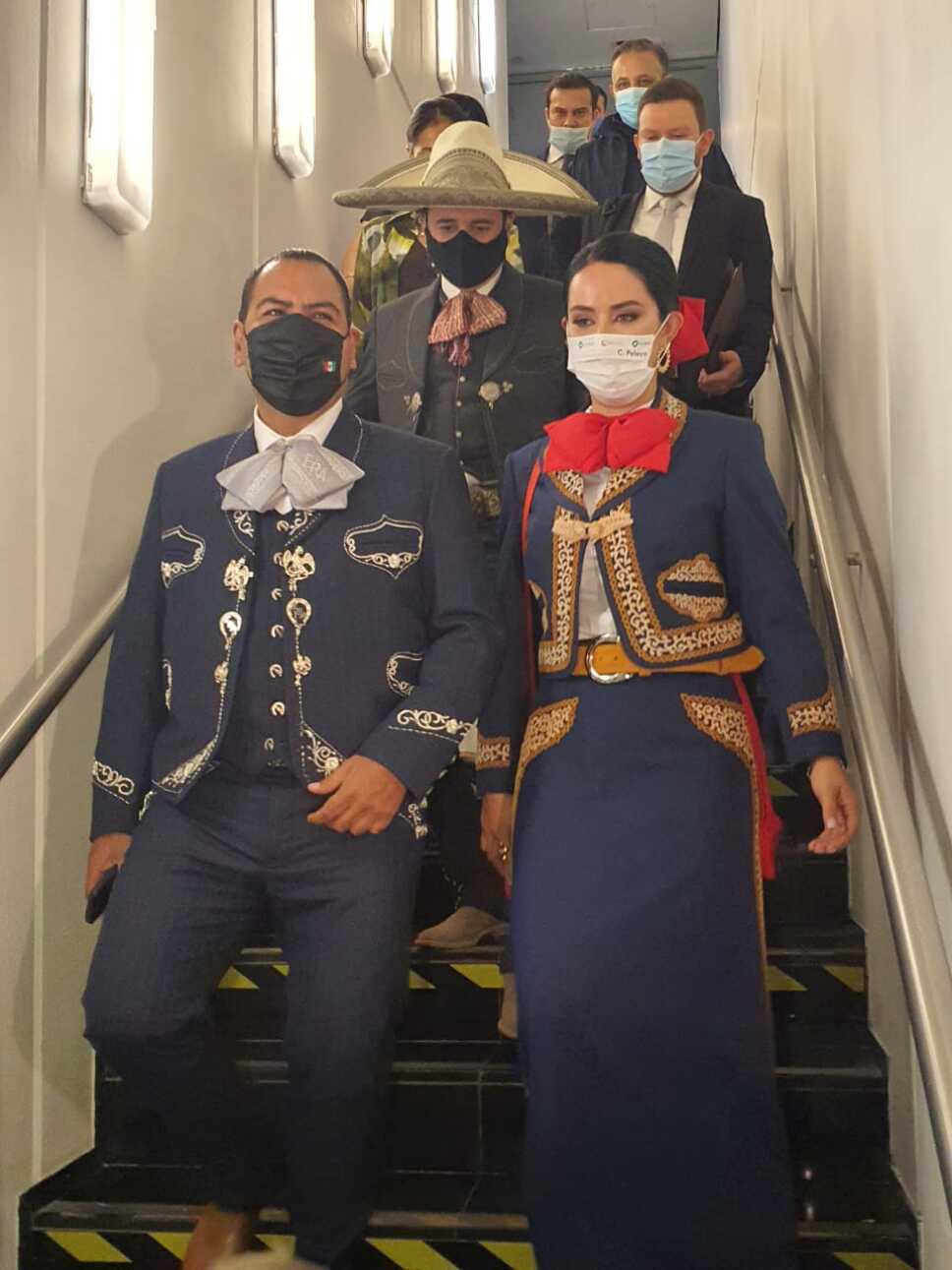 Senador vestido de Charro