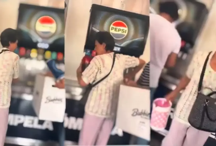 abuelitas con jarras de refresco