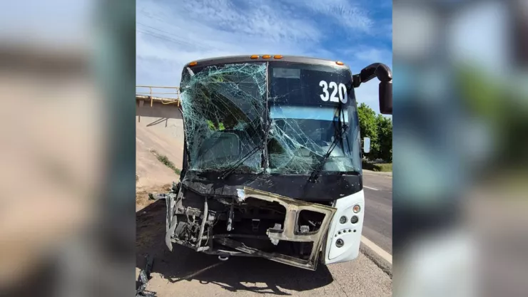 Choca autobús en la Maxipista Culiacán-Mazatlá..jpg