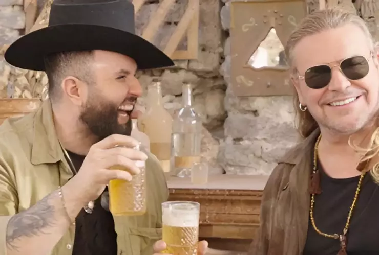 Fher de Maná y Carin León.jpg