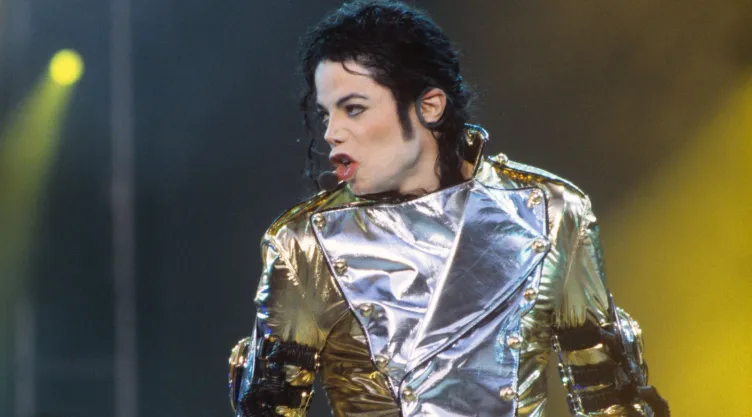 subastan-calcetin-de-michael-jackson-usado-en-concierto.jpg