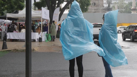 Persistirán lluvias y ambiente frío en la capital