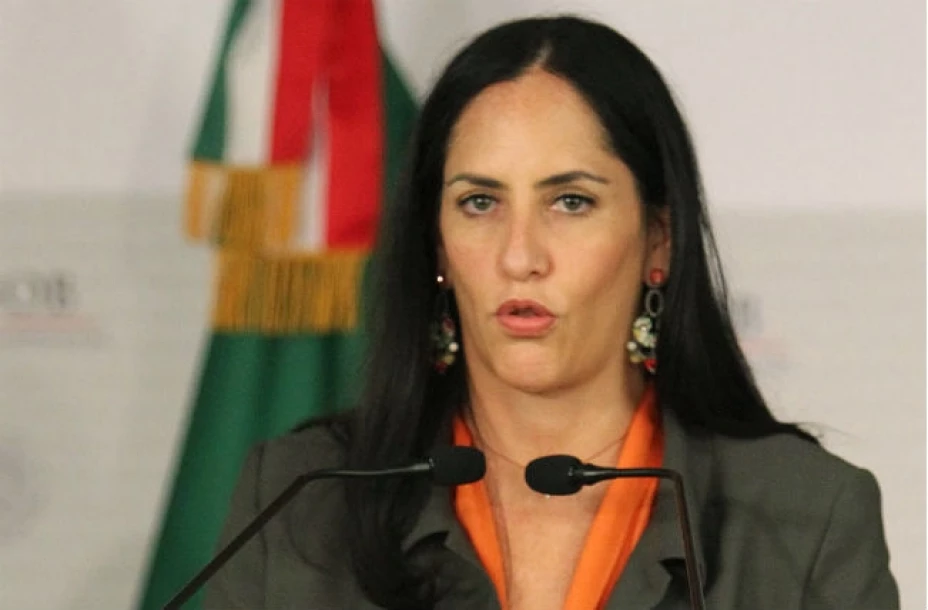 La funcionaria calificó como vergonzoso el caso de una indígena de Oaxaca que dio a luz en el patio de un hospital