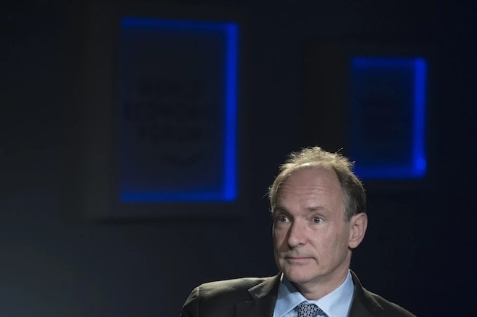 Tim Berners-Lee inventó la Web en 1990 como un proyecto no oficial