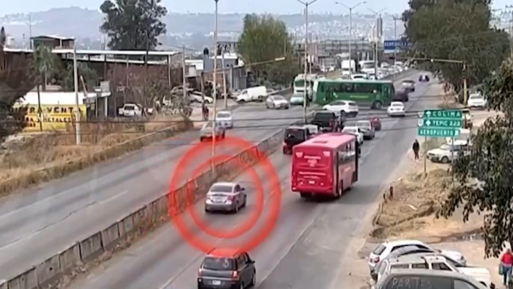 Delincuencia Jalisco: Reporte de auto robado desata violenta persecución en Tonalá