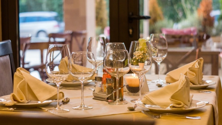 Restaurante cobrará multa a papás de niños que se porten mal