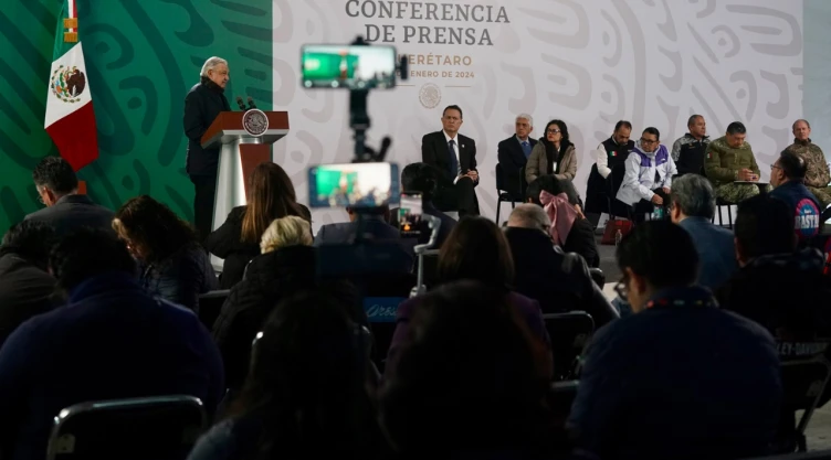 INAI investiga posible filtración de datos de periodistas que acuden a la mañanera de AMLO