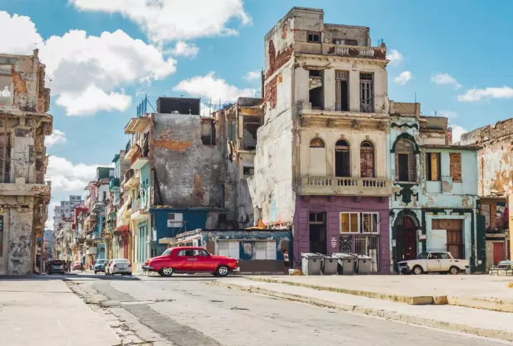 Cubanos protestan en aeropuerto de La Habana para que Wingo les permita volar