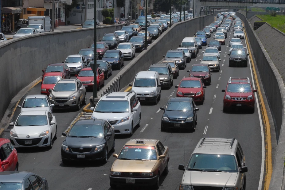 A partir de 2015, quienes tramiten por primera vez la licencia de conducir Tipo A en el Distrito Federal deberán aprobar exámenes que demuestren sus conocimientos sobre los señalamientos viales y el Reglamento de Tránsito, así como sus aptitudes para manejar.