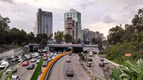 El programa Hoy No Circula tiene el objetivo de reducir las emisiones de ozono en la CDMX y Edomex