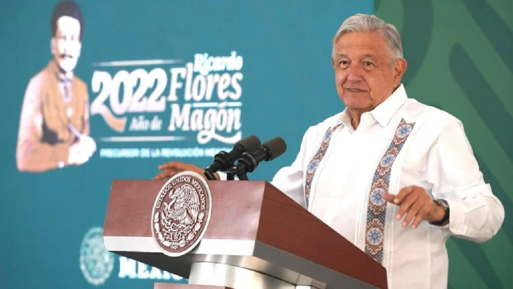 AMLO prevé que nueva aerolínea esté lista a finales de 2023
