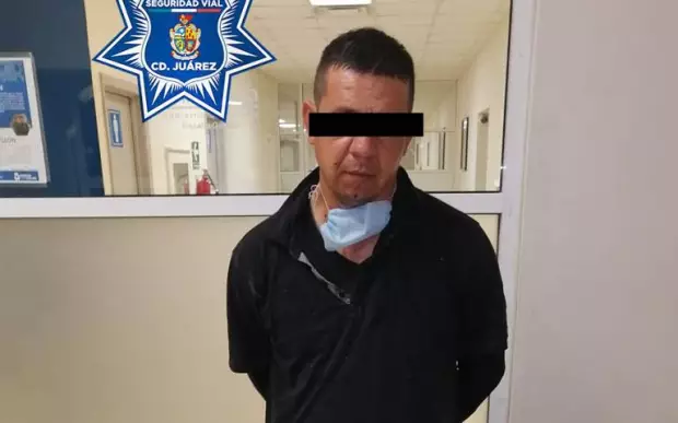 Cristóbal G.F. de 42 años conducía un vehículo Buick Enclave a exceso de velocidad, perdiendo el control e impactando a la quinceañera y sus chambelanes.