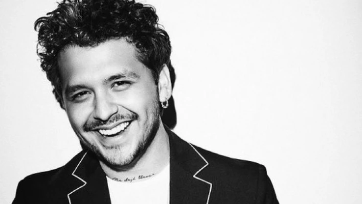 Así es como luciría el rostro del hijo de Christian Nodal y Cazzu