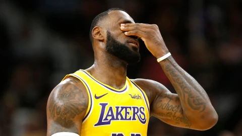 Lebron James sorprende al revelar situación económica antes de la temporada 202526 de la NBA.png