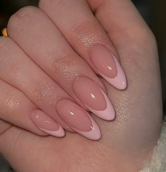 modelos de uñas color rosa con nude
