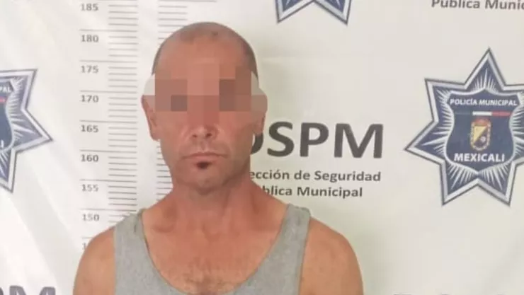 Hombre amenaza con arma blanca y roba cervezas el 24 de julio en tienda de autoservicio en Mexicali