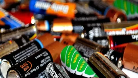 La orina de humano podría producir electricidad y cambiar el uso de baterias