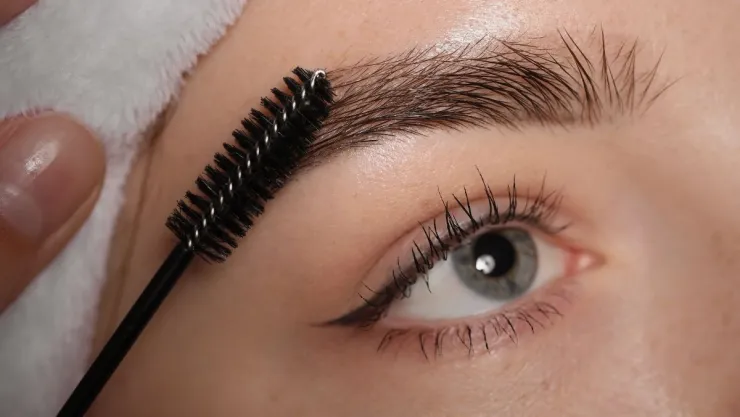 Cejas gruesas 3 diseños de delineado en tendencia que brindan estructura y control.jpg