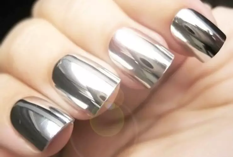 ¿Hacerse las uñas puede ser peligroso?