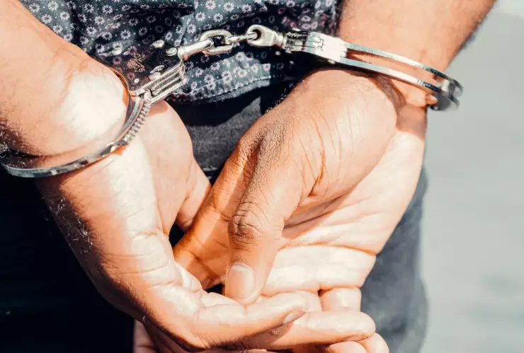 Estados Unidos logra liberar a cinco rehenes venezolanos retenidos por el régimen de Maduro en Caracas.