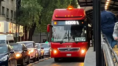 Este miércoles 22 de febrero dos unidades, una del Metrobús y otra del Trolebús chocaron en la colonia Peralvillo, en la Ciudad de México.