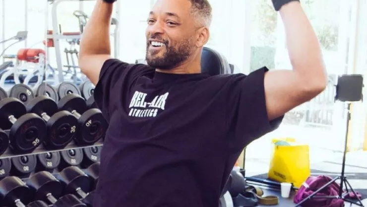 Will Smith escala el edificio más alto del mundo. (VIDEO)