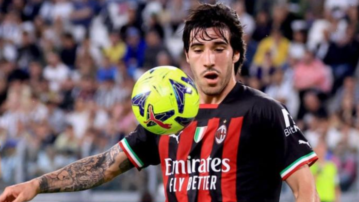 Sandro Tonali con el Milan
