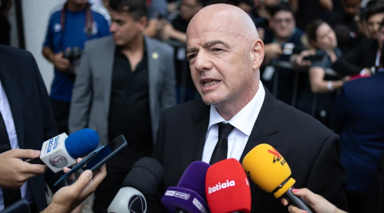 Gianni Infantino en el velorio de Pelé