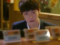 En medio de ese caos, Min-joon modera la tormenta: con su conocimiento legal, logra negociar para proteger a Song-yi, aún cuando amenaza con desbordar sus emociones.