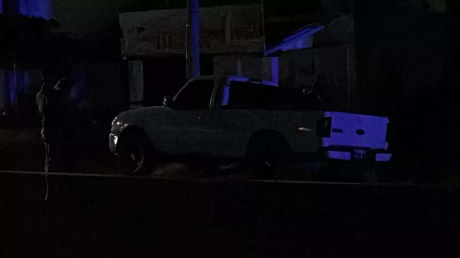 Camioneta baleada en la Gabriel Leyva