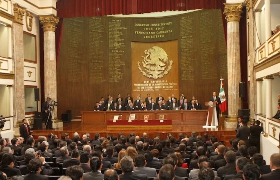 Enrique Peña Nieto encabezó el evento para conmemorar el aniversario de la Constitución