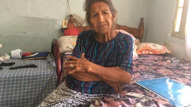 Le roban tarjeta y pierde su apoyo de 68 y Más