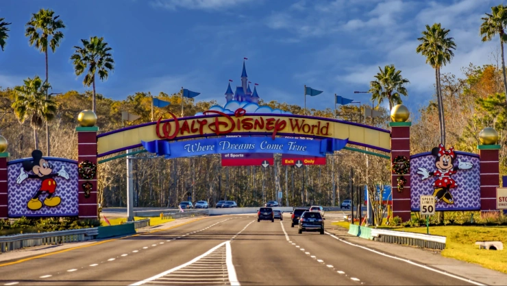 Postal de la entrada al parque en Orlando, Florida
