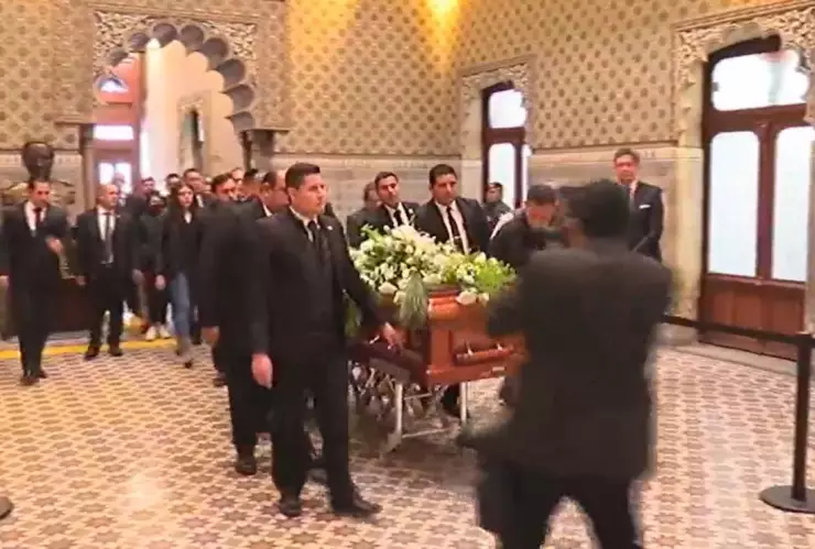 arriba cuerpo de miguel barbosa cobgreso estado homenaje