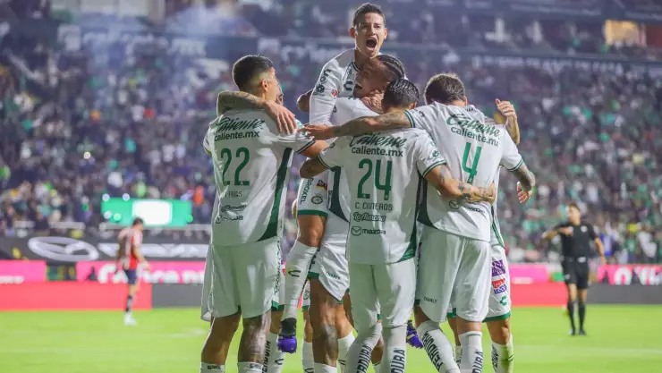 Asistencia de James Rodríguez con León vs Chivas