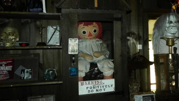 Annabelle-escapo-museo-oculto-muñeca-desaparecio-casa-warren.jpg