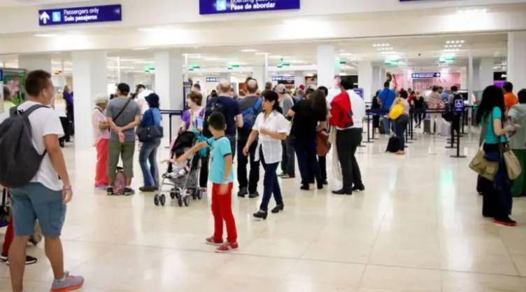 rumanos-aeropuerto-cancun.jpg