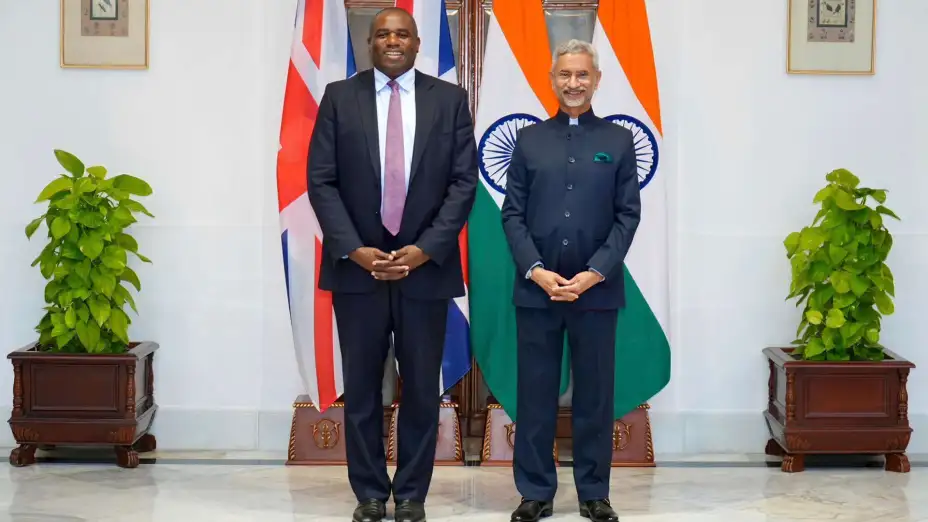 Los cancilleres de Reino Unido, David Lammy, y de la India, Subrahmanyam Jaishankar.