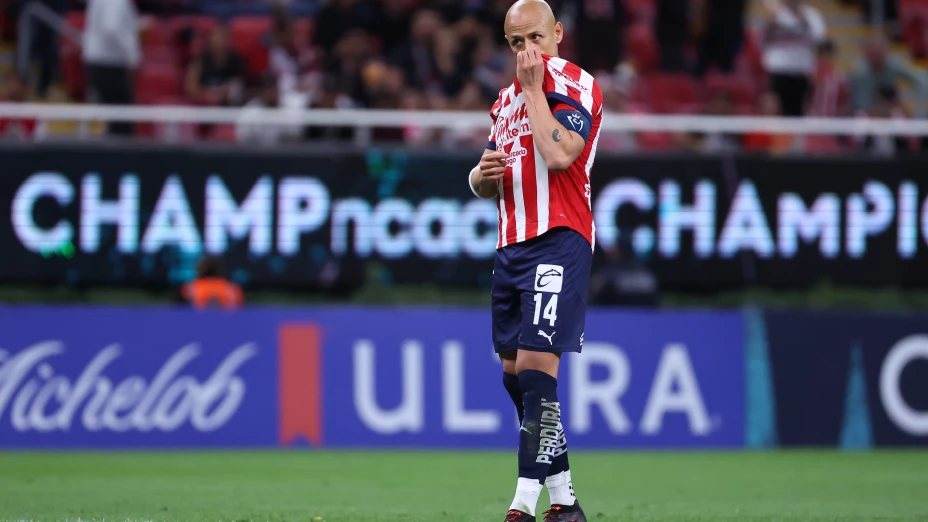 300 días después… Chicharito vuelve a gritar gol y logra récord internacional con Chivas.jpg